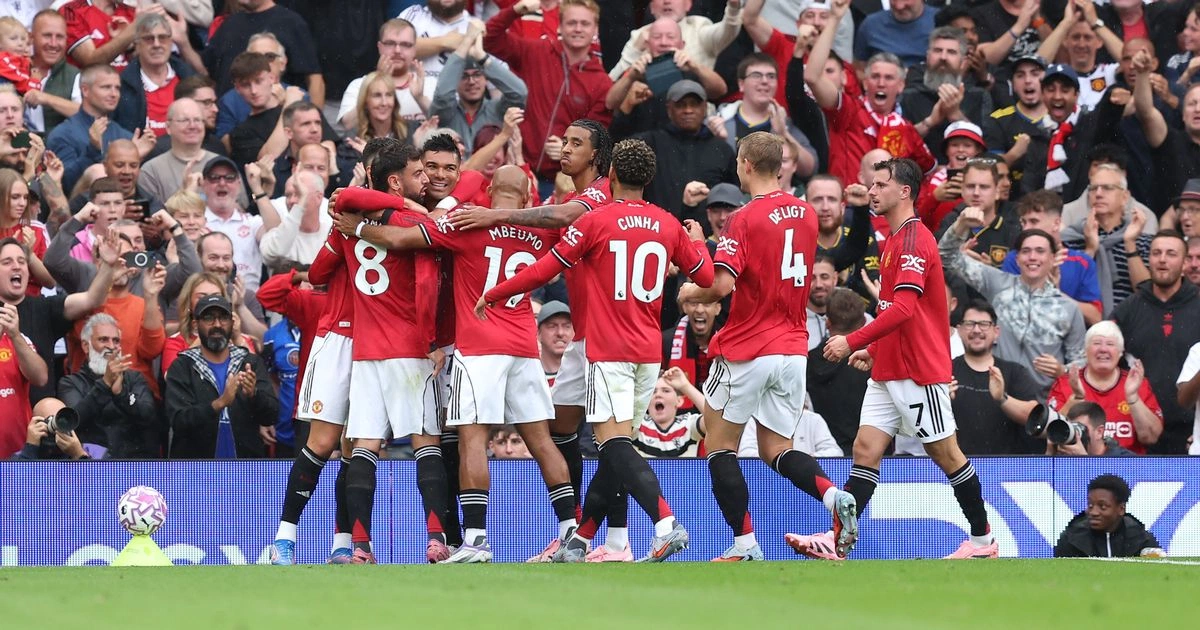Pemain Manchester United merayakan kemenangan 3-2 atas Burnley di Liga Inggris musim 2025/2026