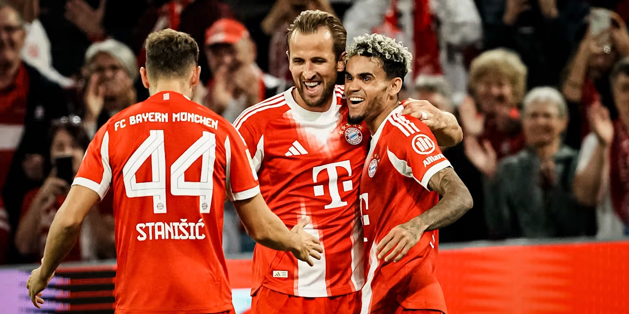 Harry Kane rayakan gol bersama pemain Bayern Munich saat melawan RB Leipzig di Bundesliga 2025/26