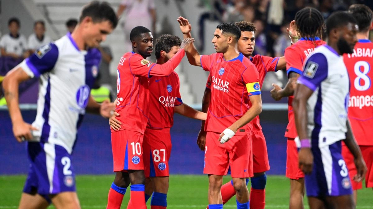 Pemain PSG merayakan kemenangan atas Toulouse dengan skor 6-3 di Ligue 1