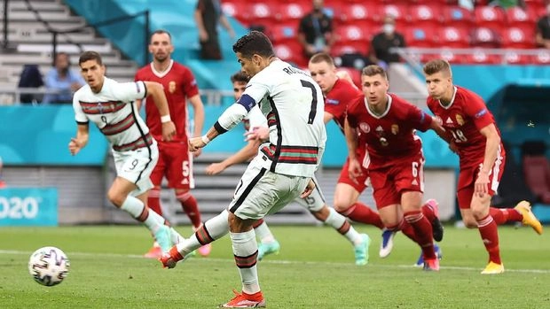 Dominik Szoboszlai Tak Sabar Hadapi Cristiano Ronaldo di Kualifikasi Piala Dunia 2026